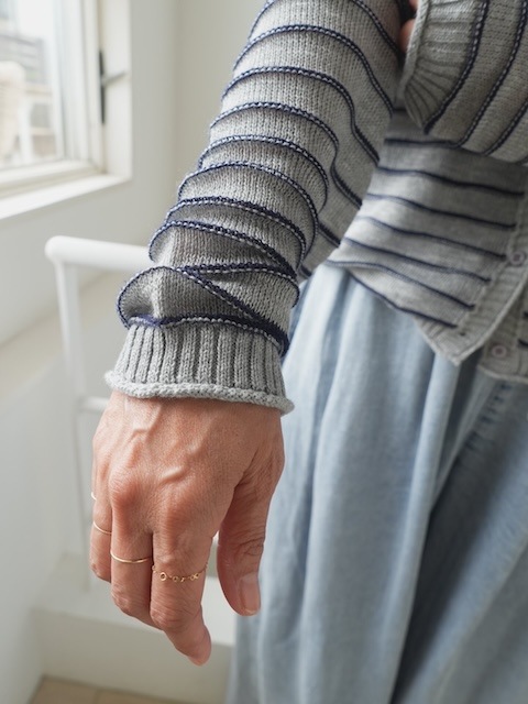 ＜select＞border cardigan