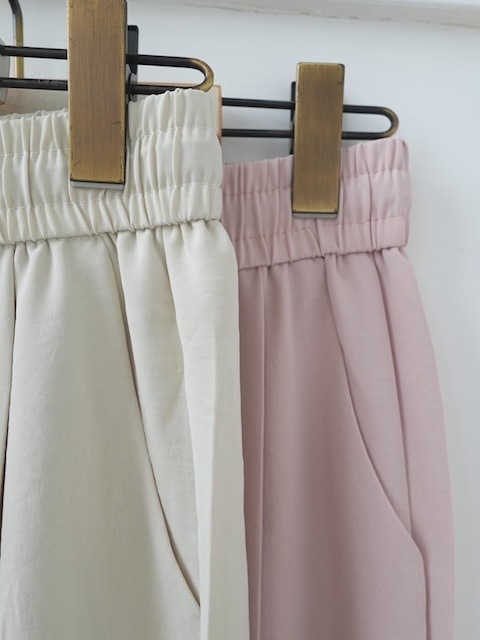 ＜select＞satin like easy pants