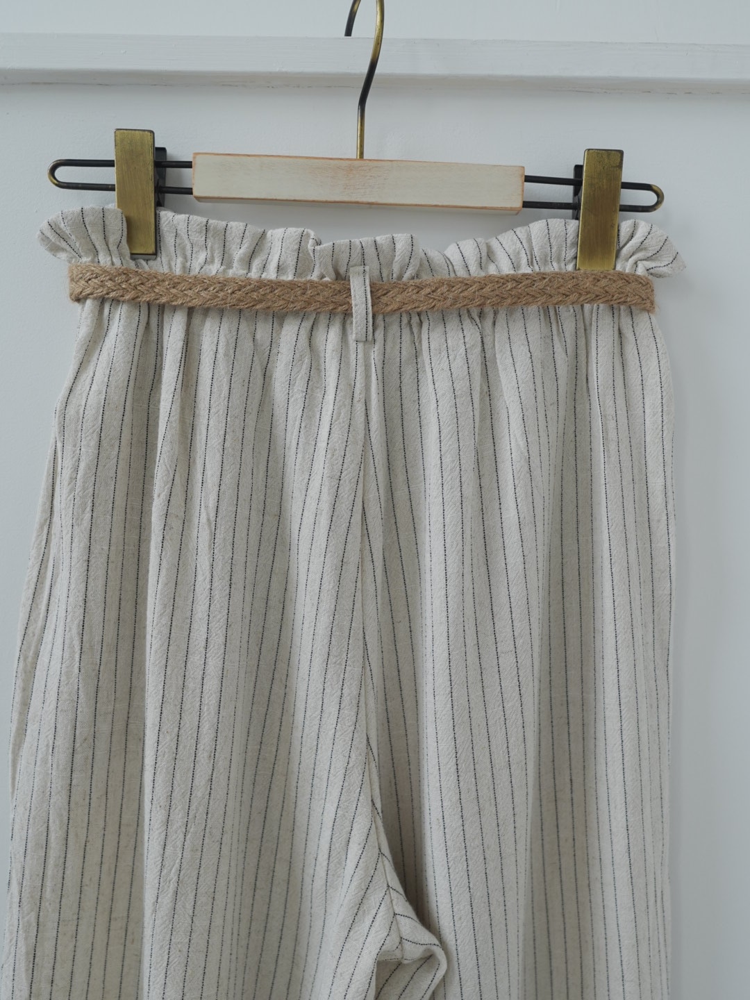 <select>stripe linen tuck wide easy pants