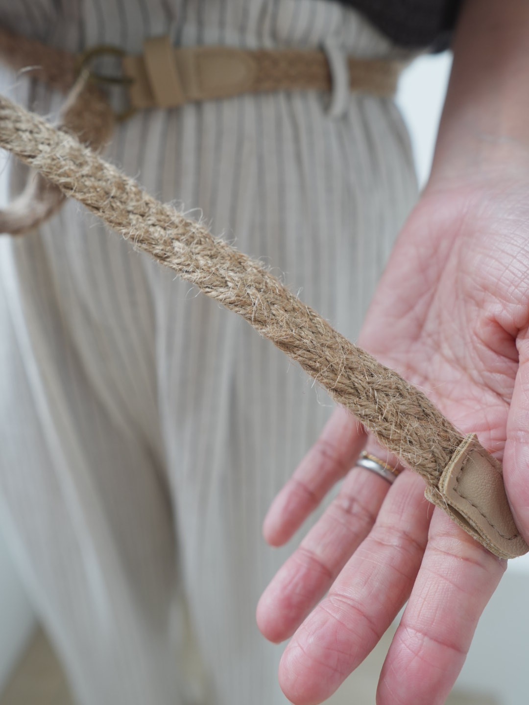<select>stripe linen tuck wide easy pants