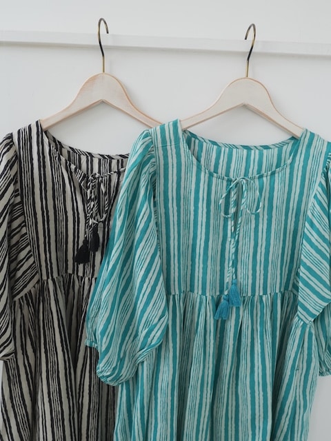 <select>hand stripe dress