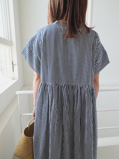 ＜select＞pin tuck dress