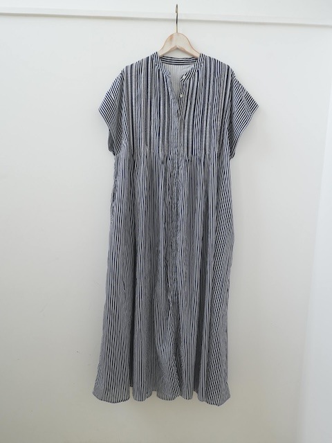 ＜select＞pin tuck dress