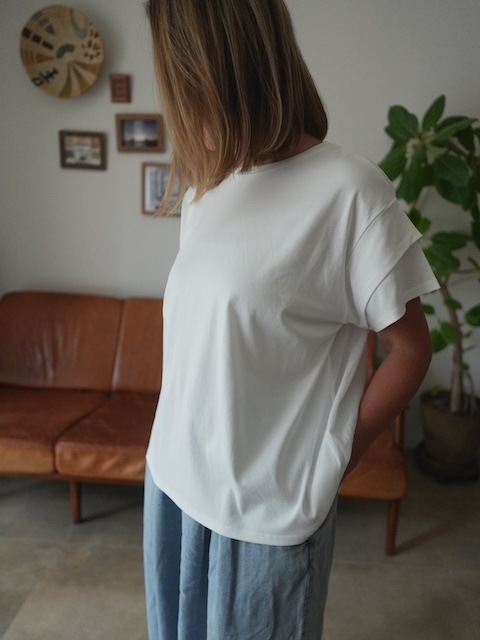 <select>cool touch back design tops