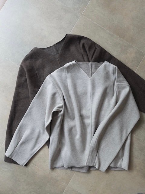 ＜select＞v neck compression knit tops