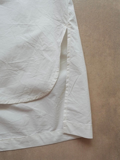 <select>back open ribbon blouse