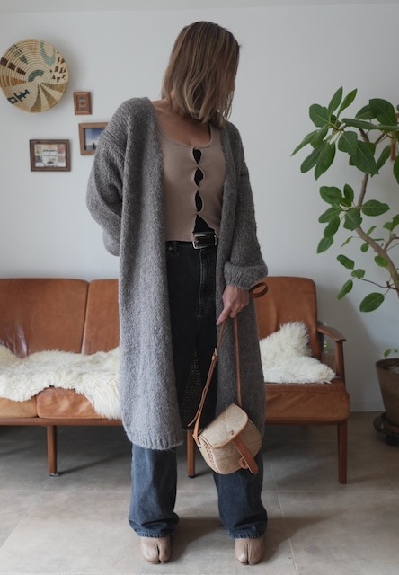 ＜I'm Laughy＞The basic long fuwa knit cardigan