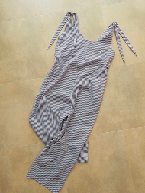 <I'm Laughy>Stripe ”shoulder tie allinone”