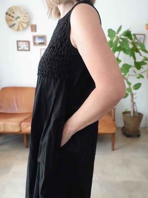 <select>hand smocking dress