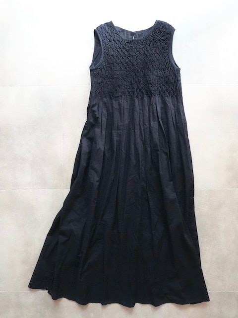 <select>hand smocking dress