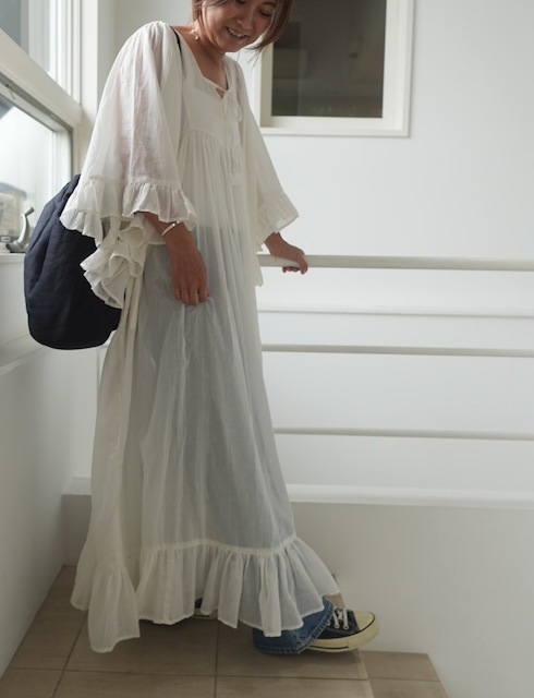 ＜select＞bellsleeve dress