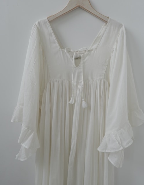 ＜select＞bellsleeve dress