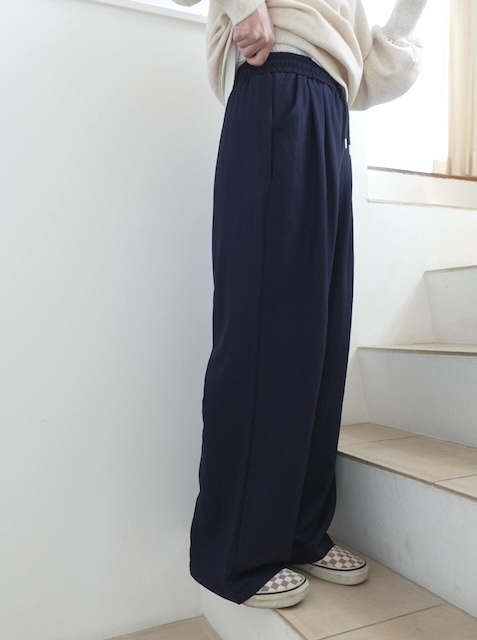 ＜select＞satin twilltuck easy pants
