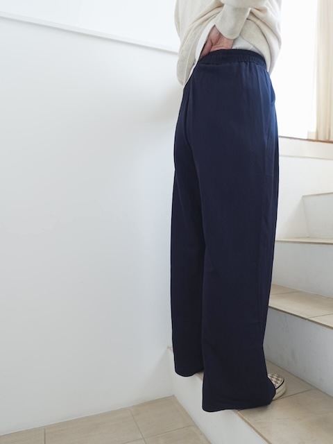 ＜select＞satin twilltuck easy pants