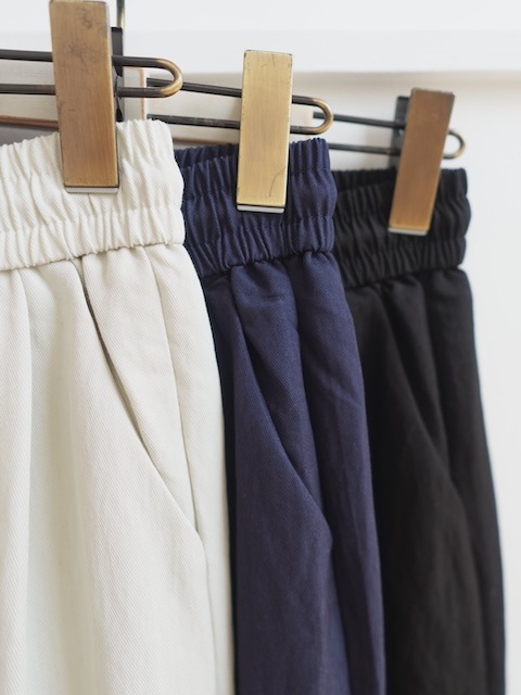 ＜select＞satin twilltuck easy pants