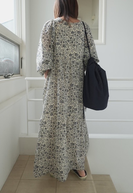 ＜select＞flower print dress