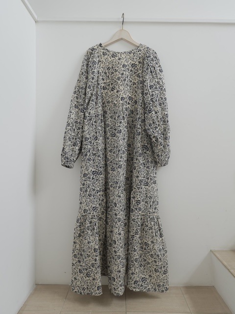 ＜select＞flower print dress