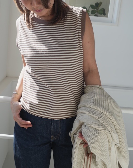 ＜select＞border no sleeve tops