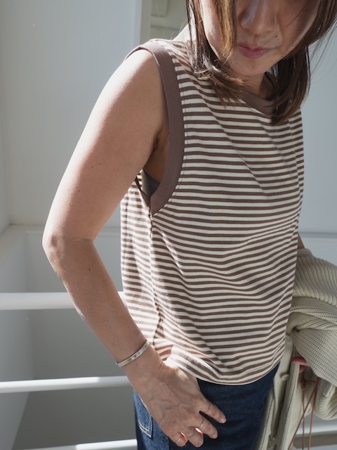 ＜select＞border no sleeve tops