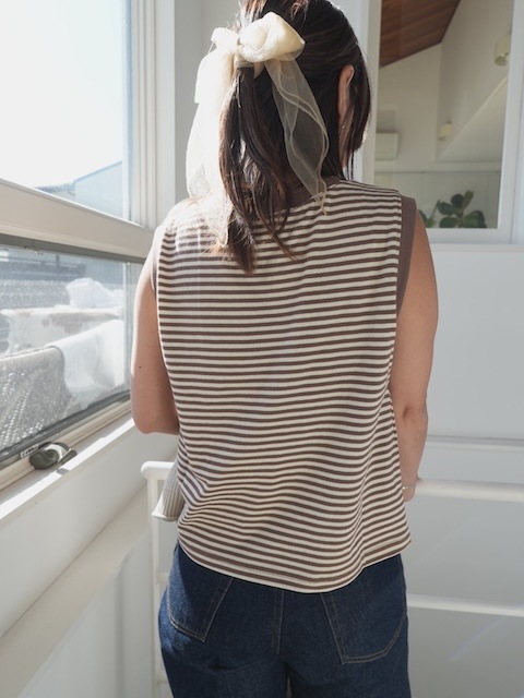 ＜select＞border no sleeve tops