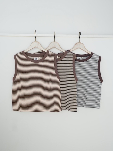 ＜select＞border no sleeve tops