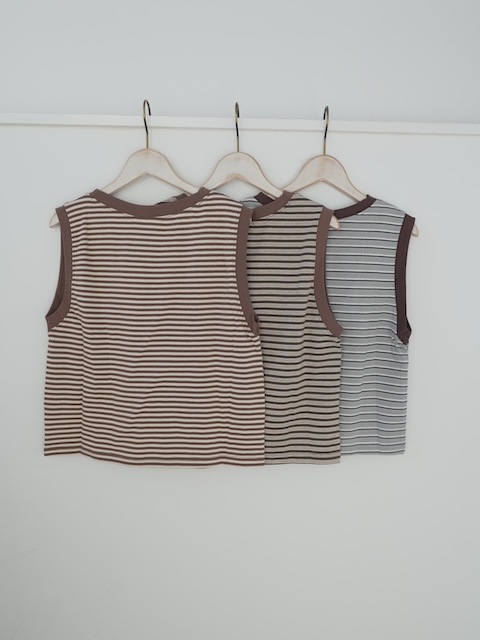 ＜select＞border no sleeve tops