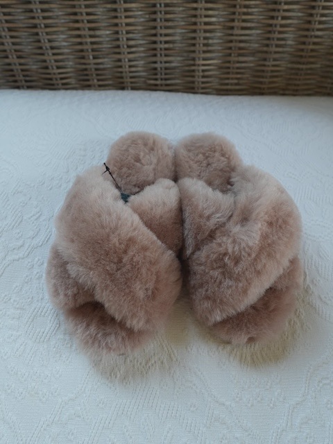 ＜select＞sheep fur sandal