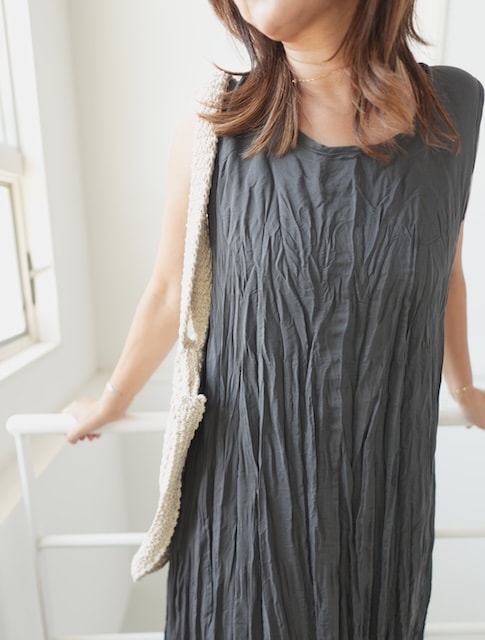 <select>crinkle dress