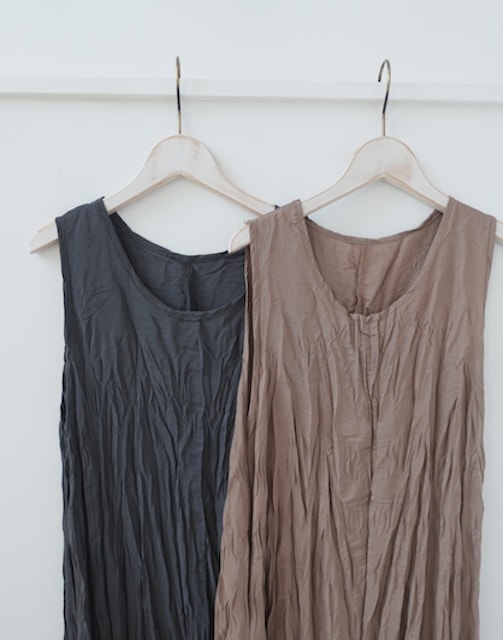 <select>crinkle dress