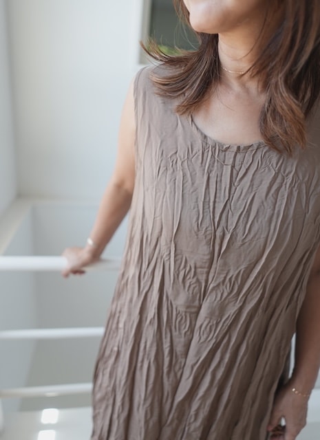 <select>crinkle dress
