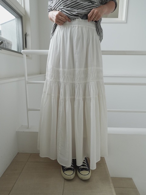 ＜select＞tuck gather skirt