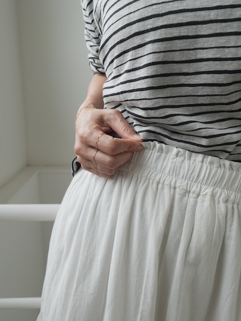＜select＞tuck gather skirt