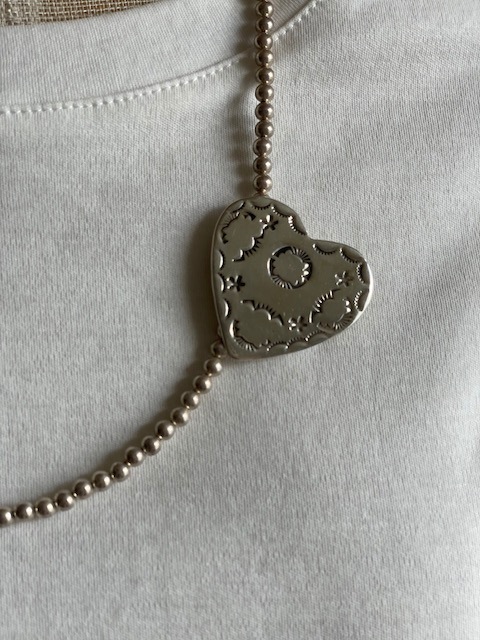 ＜Indian Jewelry＞stamp work heart silver brooch3