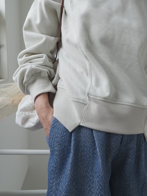 ＜select＞random hem shiny sweat