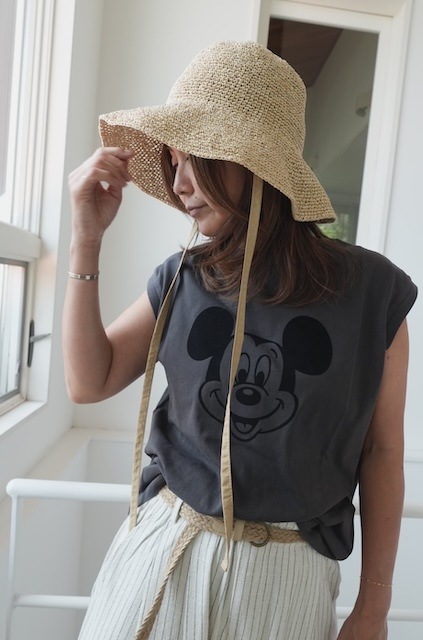 <select>paper ribbon hat