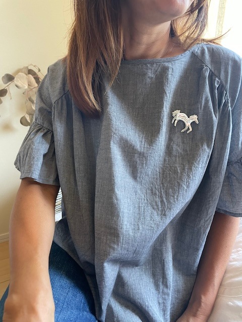 ＜ADRAR＞horse motif silver coating brooch