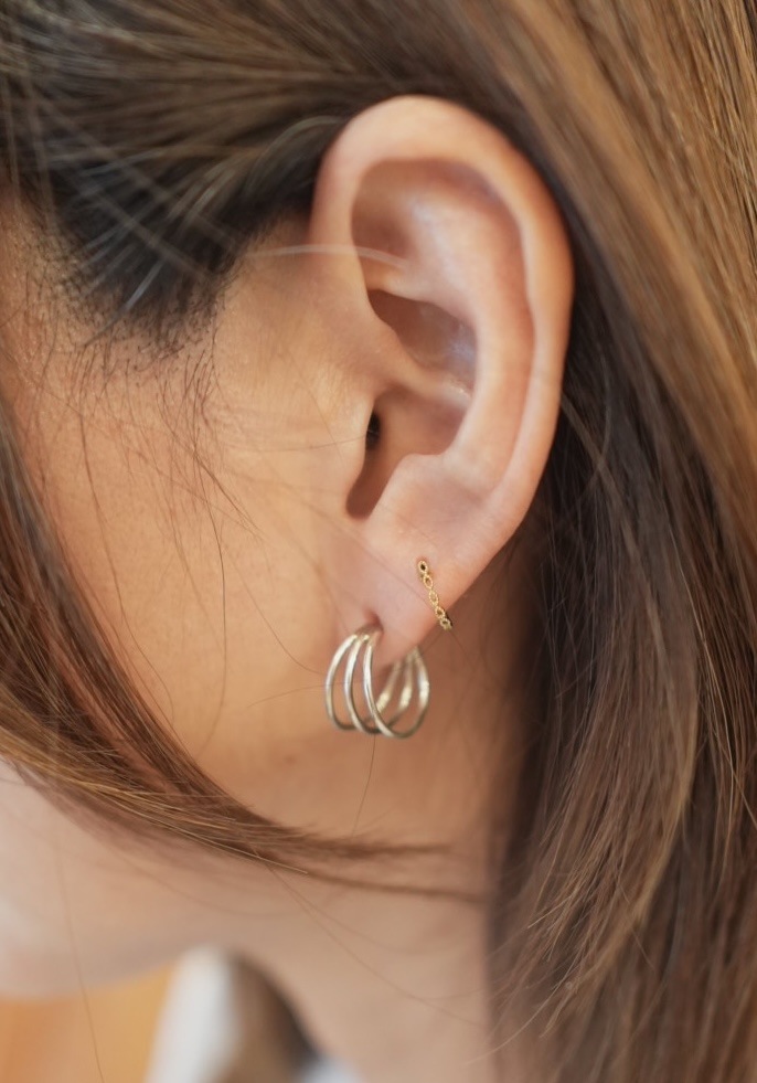 ＜Indian Jewelry＞three stranded half hoop pierce