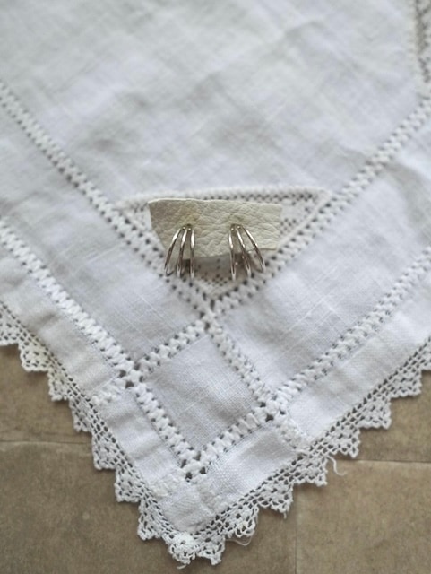 ＜Indian Jewelry＞three stranded half hoop pierce