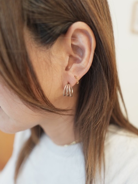 ＜Indian Jewelry＞three stranded half hoop pierce