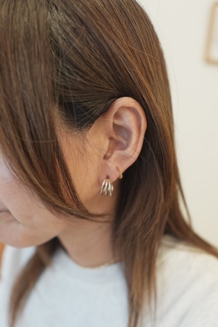 ＜Indian Jewelry＞three stranded half hoop pierce