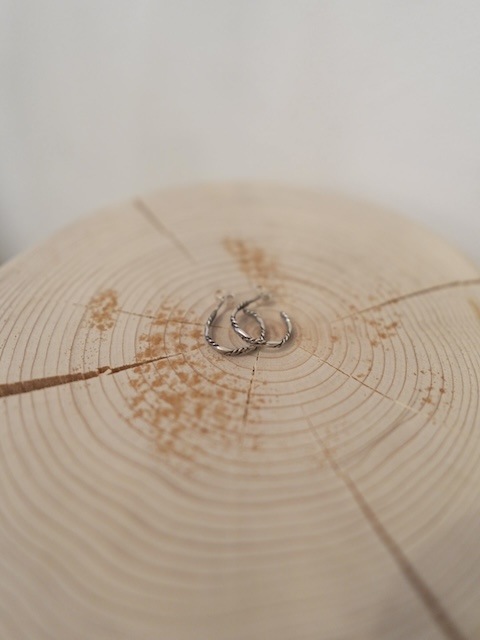 ＜Indian Jewelry＞twist design half hoop pierce