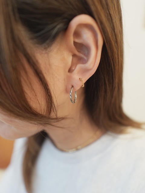 ＜Indian Jewelry＞twist design half hoop pierce
