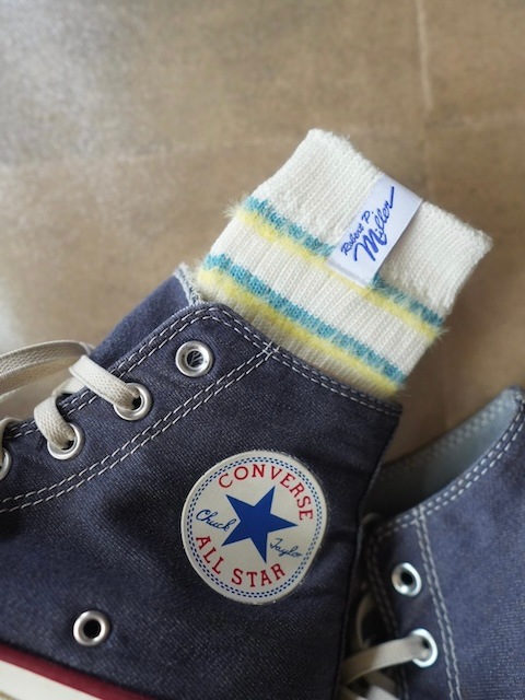 <select>shaggy border socks