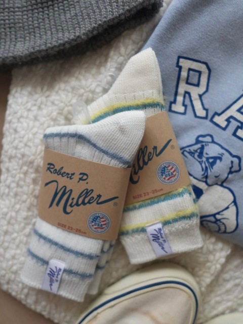 <select>shaggy border socks