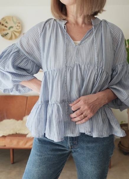 ＜select＞stripe gather blouse