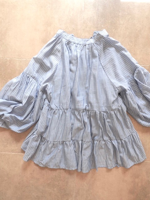 ＜select＞stripe gather blouse