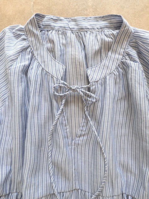 ＜select＞stripe gather blouse