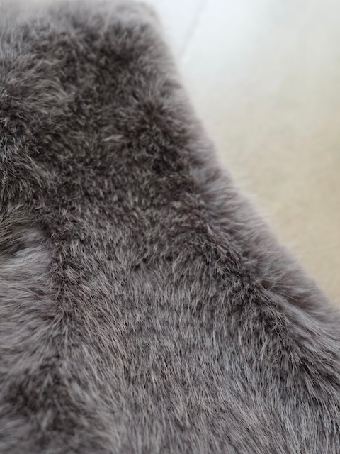 ＜select＞back gather fur vest