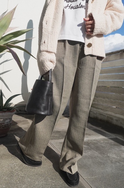 ＜GBLUE＞wool like center press pants