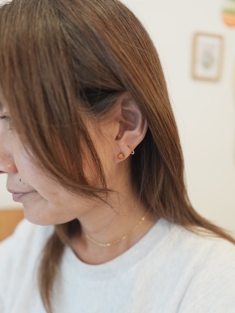 ＜Indian Jewelry＞oyster shell square pierce